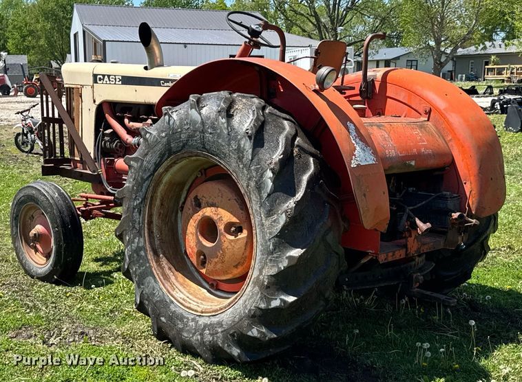 image for item DO0935 1963 Case 930 Comfort King tractor