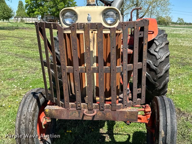 image for item DO0935 1963 Case 930 Comfort King tractor