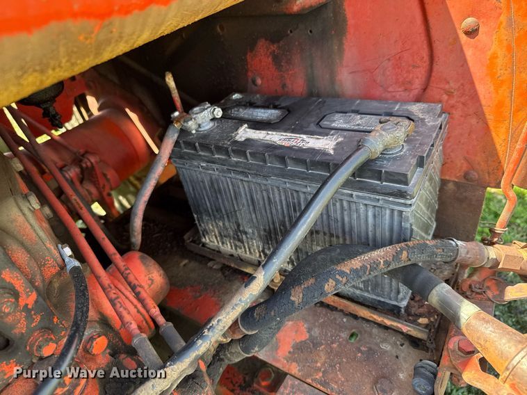 image for item DO0935 1963 Case 930 Comfort King tractor