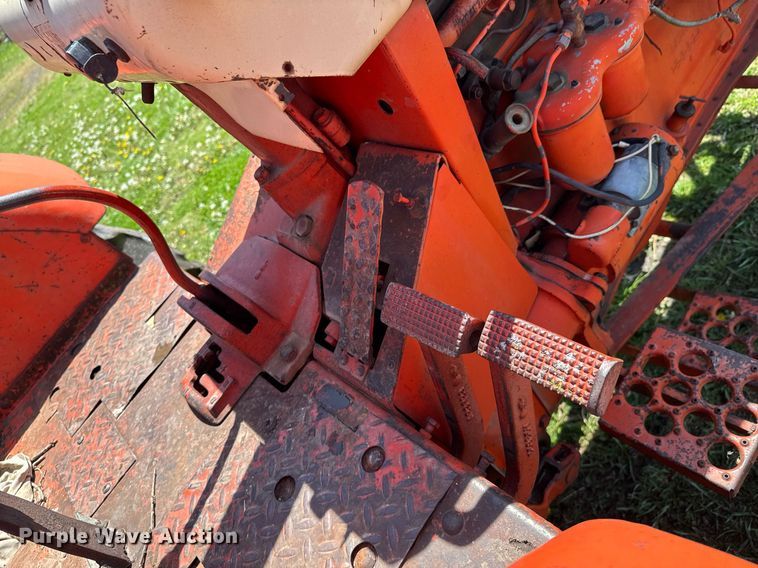 image for item DO0935 1963 Case 930 Comfort King tractor