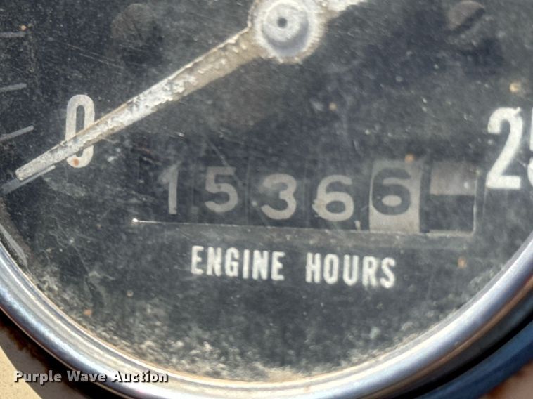 image for item DO0935 1963 Case 930 Comfort King tractor