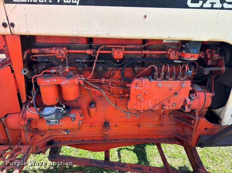 image for item DO0935 1963 Case 930 Comfort King tractor