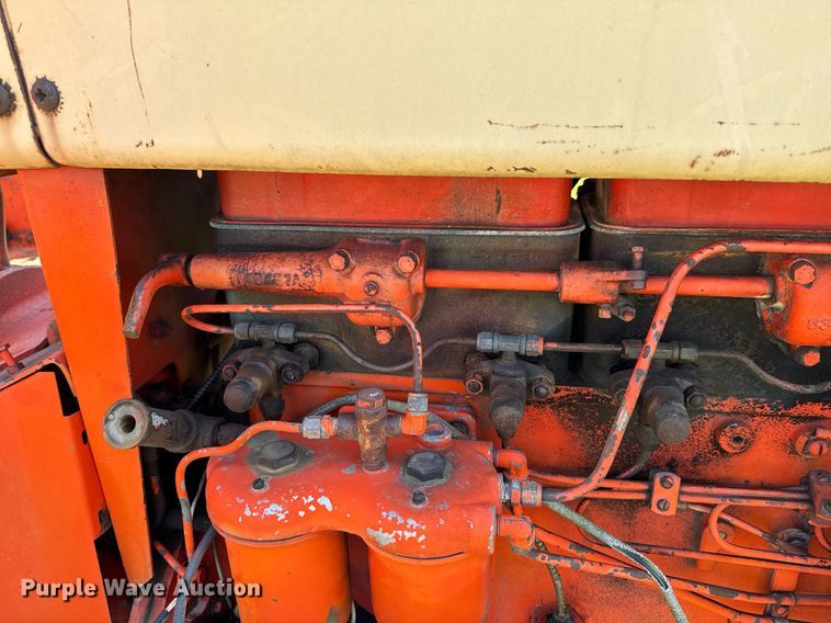 image for item DO0935 1963 Case 930 Comfort King tractor