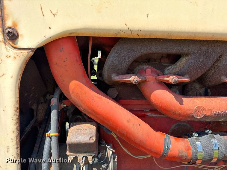 image for item DO0935 1963 Case 930 Comfort King tractor