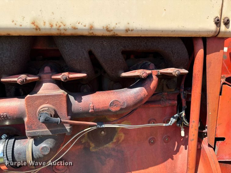 image for item DO0935 1963 Case 930 Comfort King tractor