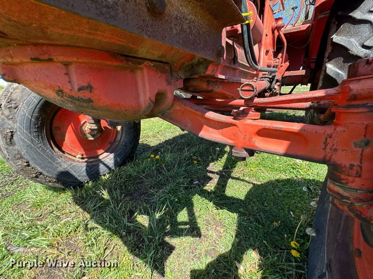 image for item DO0935 1963 Case 930 Comfort King tractor