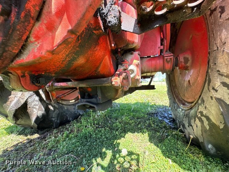 image for item DO0935 1963 Case 930 Comfort King tractor