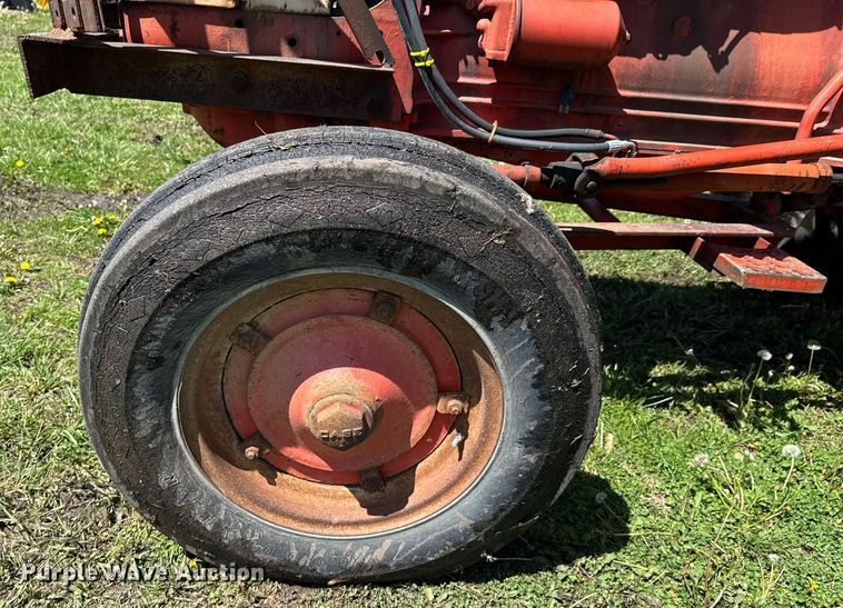 image for item DO0935 1963 Case 930 Comfort King tractor