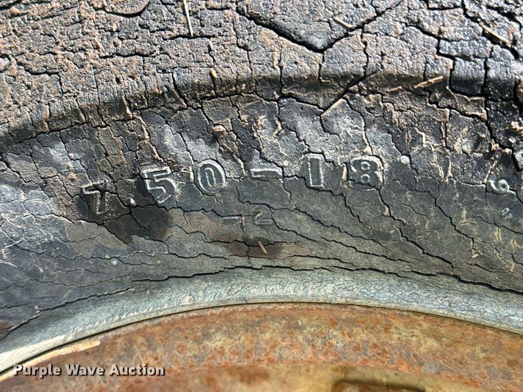 image for item DO0935 1963 Case 930 Comfort King tractor