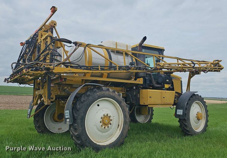 image for item DO7929 2005 RoGator 1074 sprayer