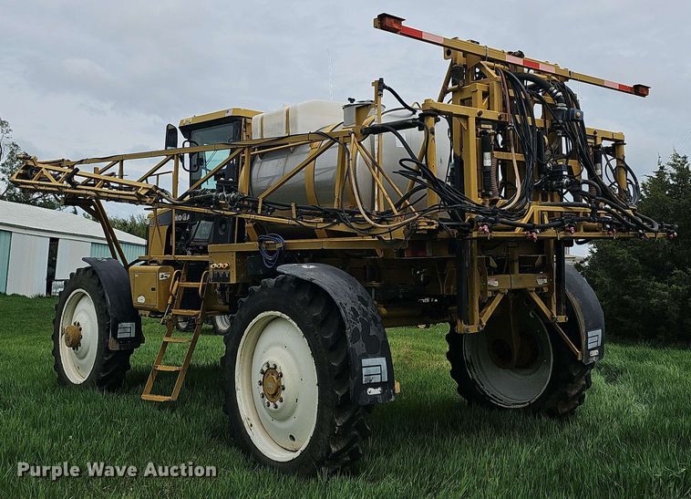 image for item DO7929 2005 RoGator 1074 sprayer