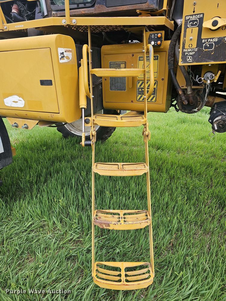 image for item DO7929 2005 RoGator 1074 sprayer