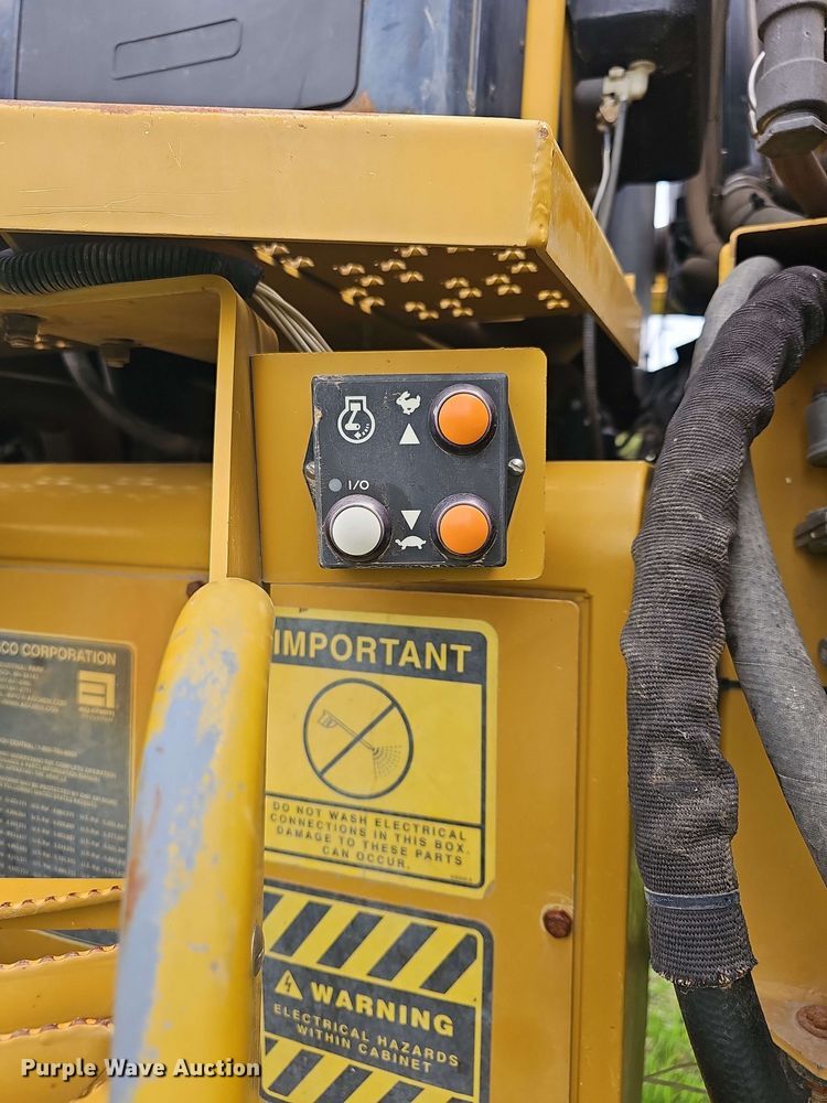 image for item DO7929 2005 RoGator 1074 sprayer