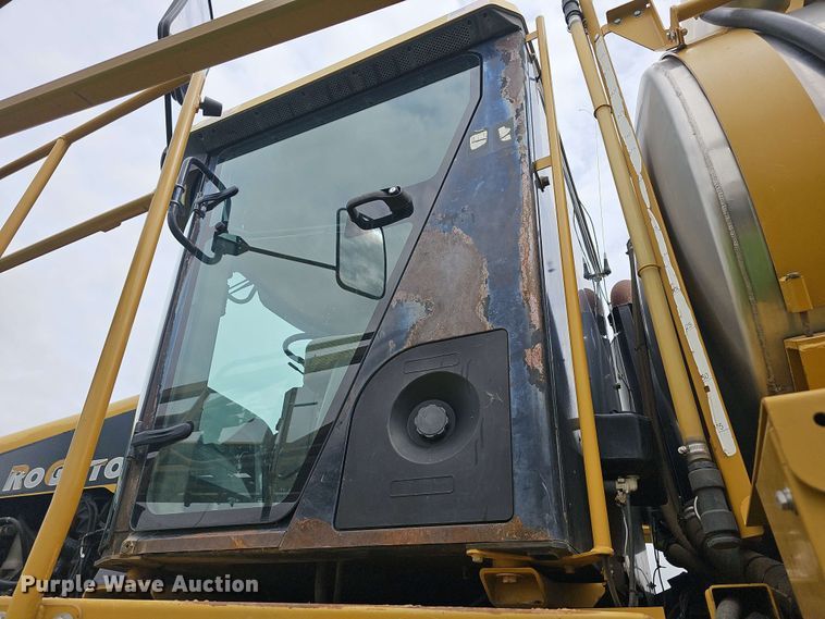 image for item DO7929 2005 RoGator 1074 sprayer