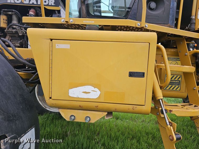 image for item DO7929 2005 RoGator 1074 sprayer