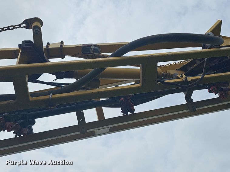 image for item DO7929 2005 RoGator 1074 sprayer