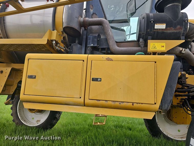 image for item DO7929 2005 RoGator 1074 sprayer