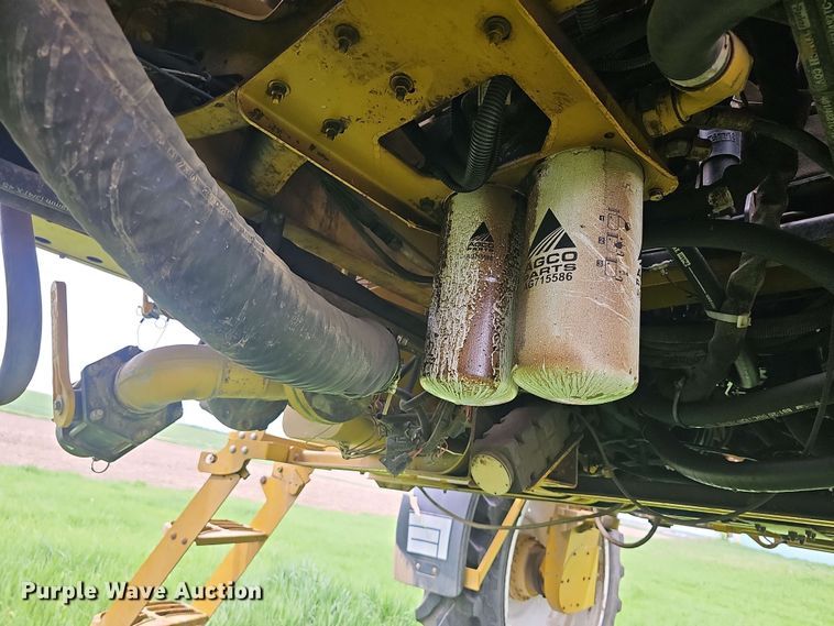 image for item DO7929 2005 RoGator 1074 sprayer