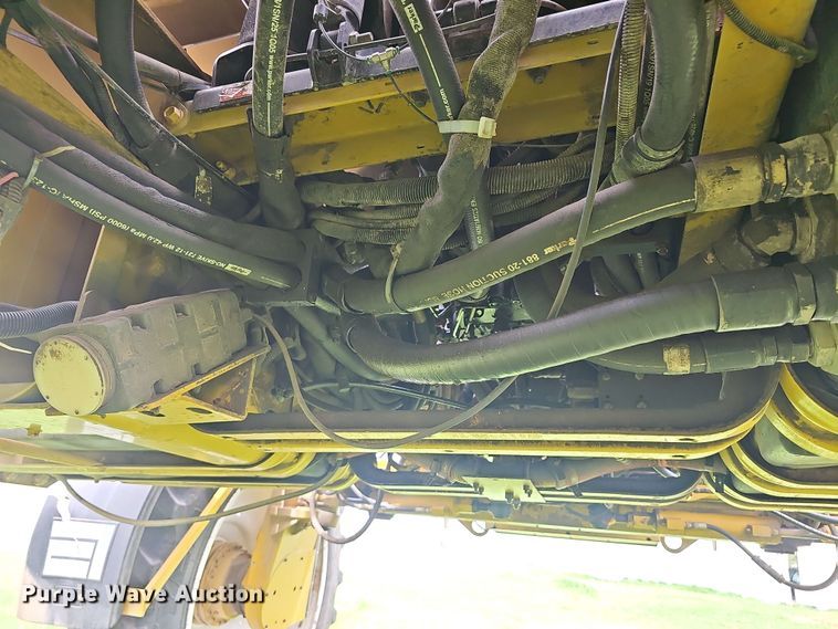 image for item DO7929 2005 RoGator 1074 sprayer