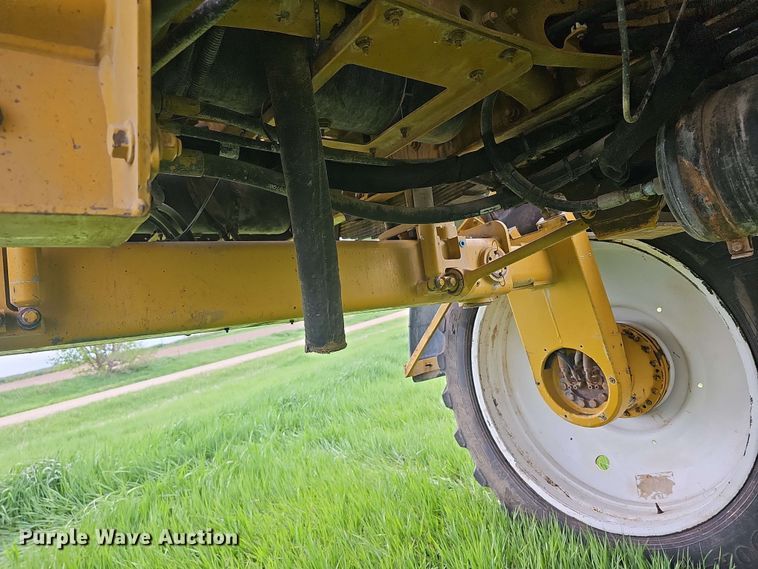 image for item DO7929 2005 RoGator 1074 sprayer