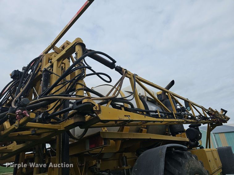 image for item DO7929 2005 RoGator 1074 sprayer
