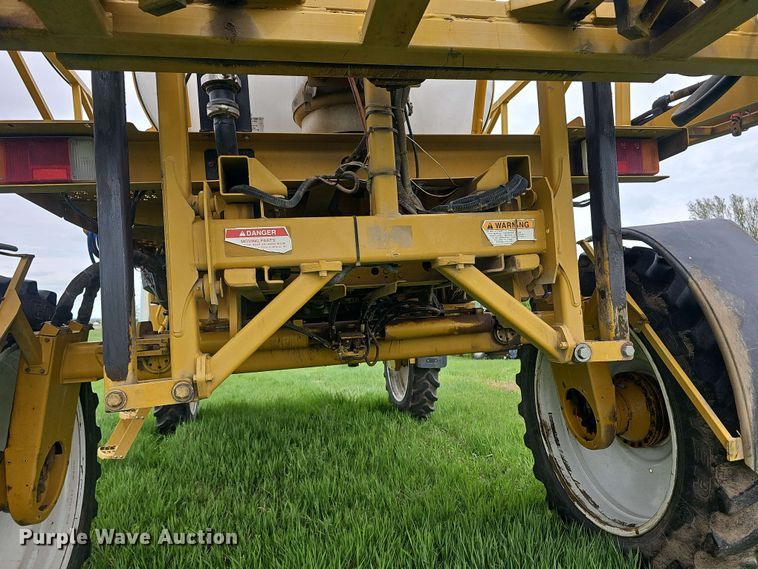 image for item DO7929 2005 RoGator 1074 sprayer