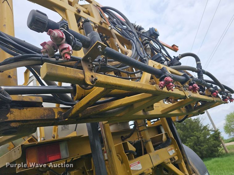 image for item DO7929 2005 RoGator 1074 sprayer