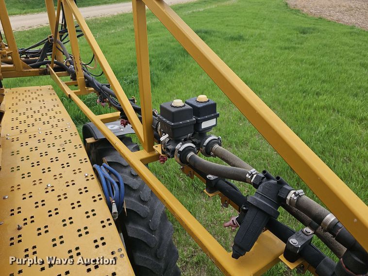 image for item DO7929 2005 RoGator 1074 sprayer