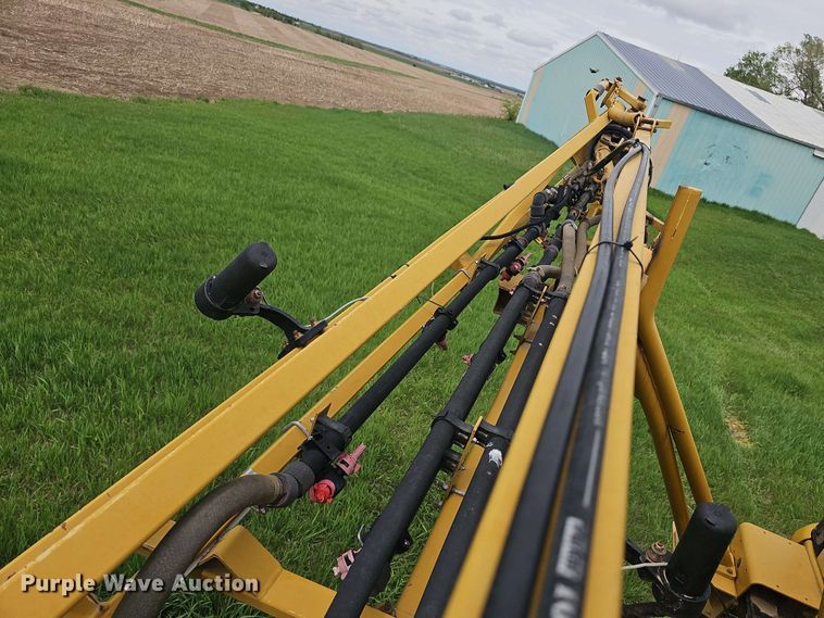 image for item DO7929 2005 RoGator 1074 sprayer