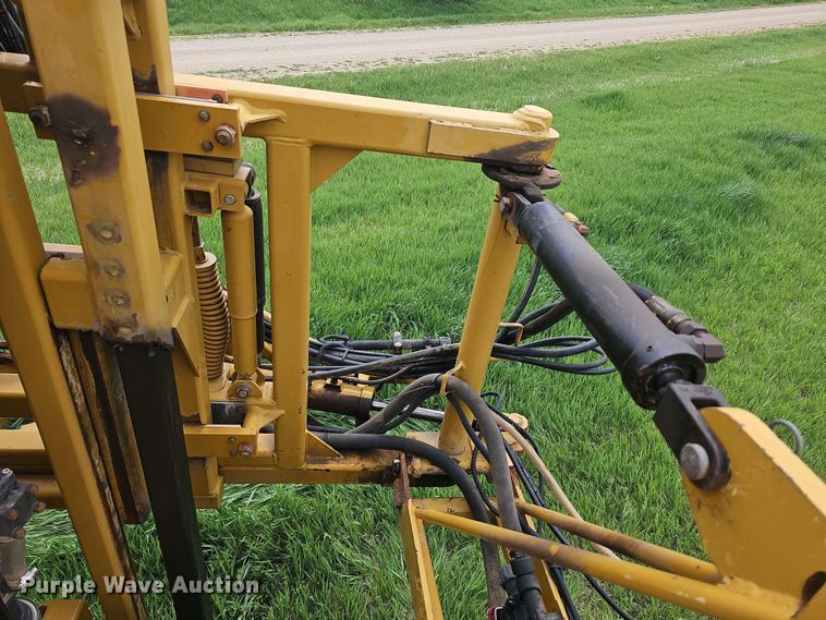 image for item DO7929 2005 RoGator 1074 sprayer