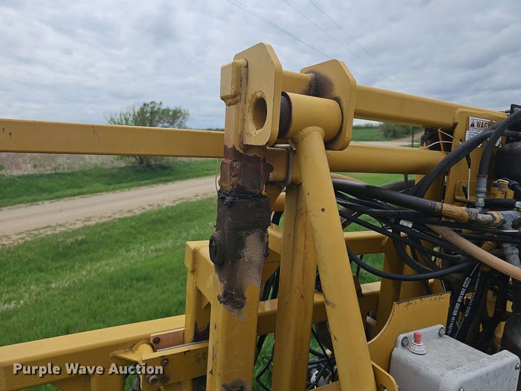 image for item DO7929 2005 RoGator 1074 sprayer
