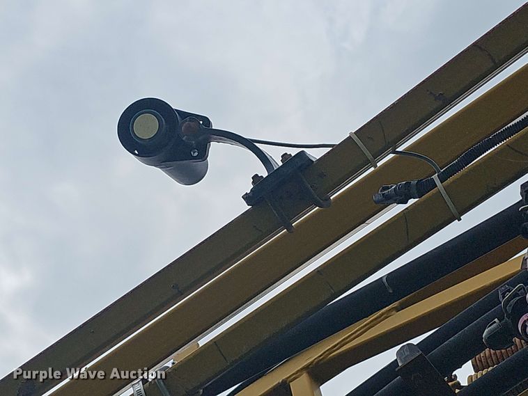 image for item DO7929 2005 RoGator 1074 sprayer