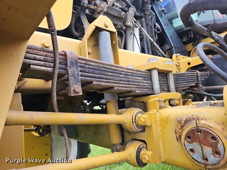 image for item DO7929 2005 RoGator 1074 sprayer