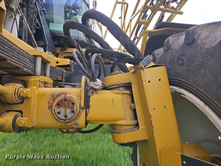 image for item DO7929 2005 RoGator 1074 sprayer