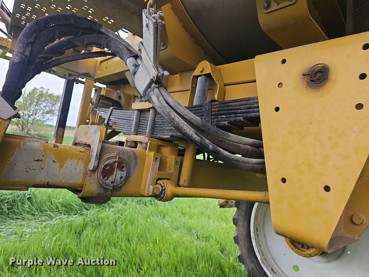 image for item DO7929 2005 RoGator 1074 sprayer