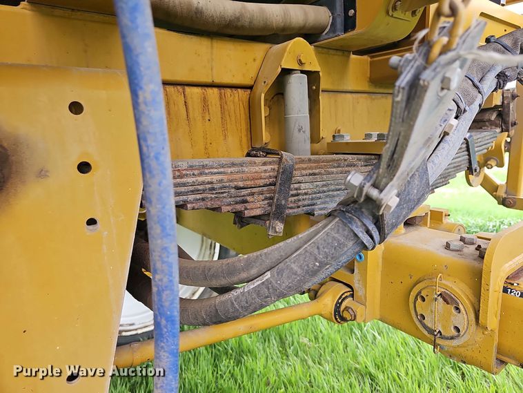 image for item DO7929 2005 RoGator 1074 sprayer