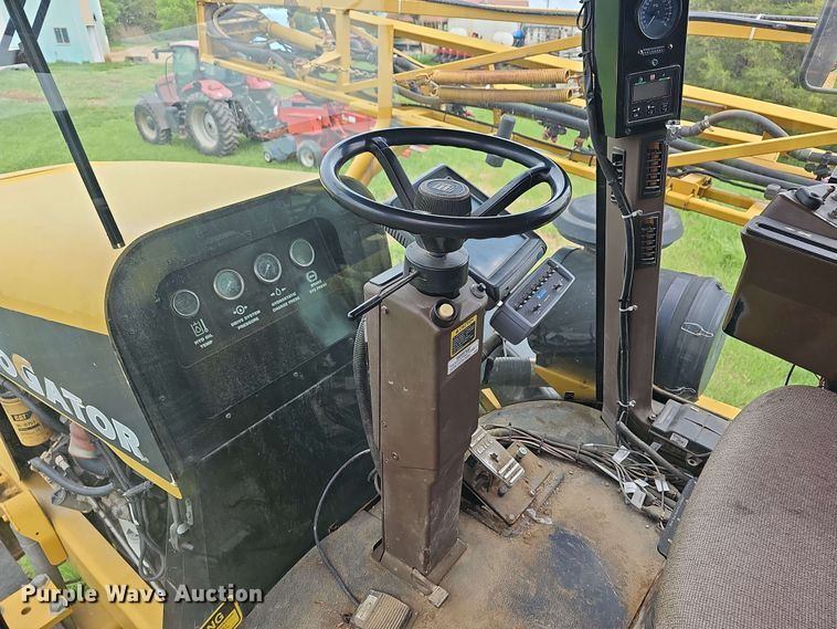 image for item DO7929 2005 RoGator 1074 sprayer