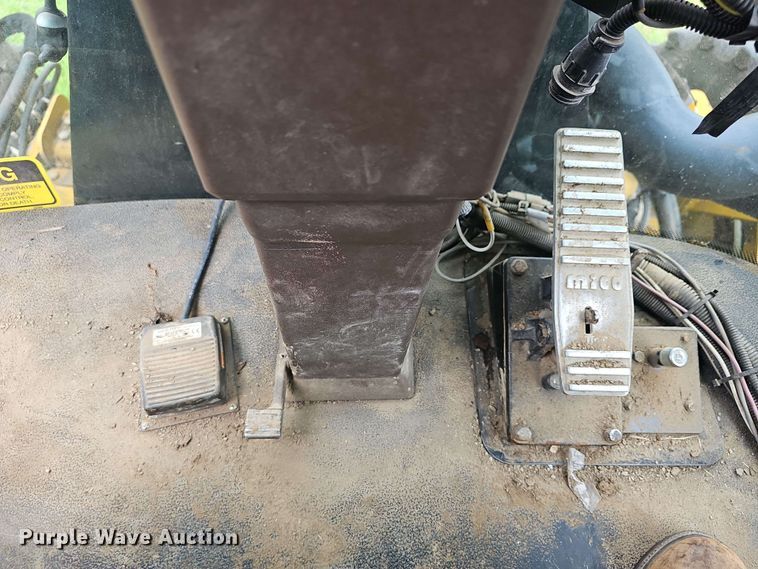 image for item DO7929 2005 RoGator 1074 sprayer