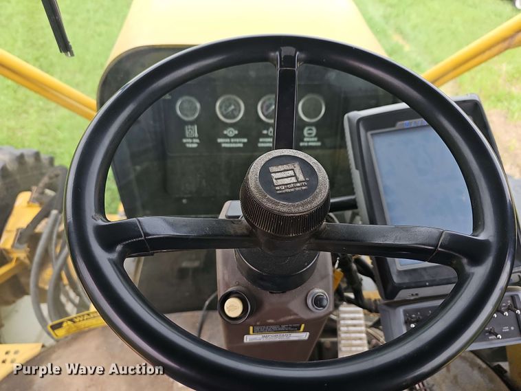 image for item DO7929 2005 RoGator 1074 sprayer