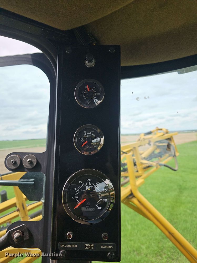 image for item DO7929 2005 RoGator 1074 sprayer