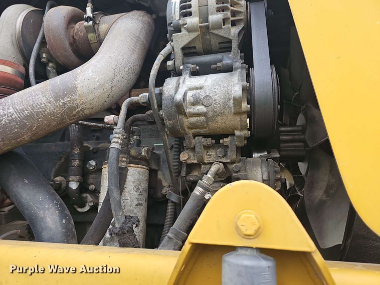 image for item DO7929 2005 RoGator 1074 sprayer