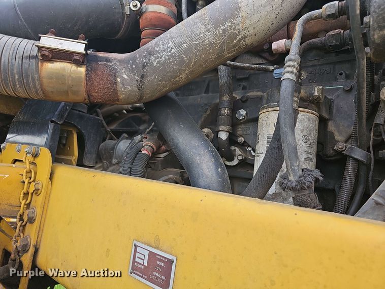 image for item DO7929 2005 RoGator 1074 sprayer