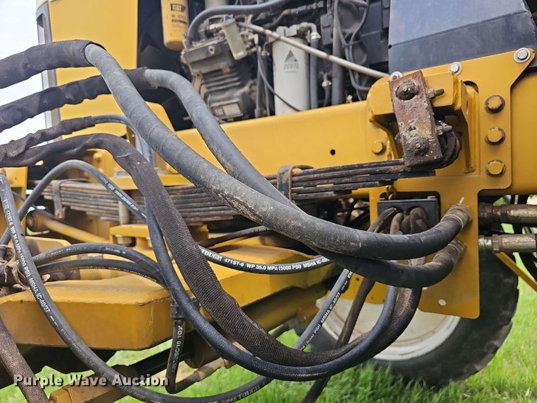 image for item DO7929 2005 RoGator 1074 sprayer