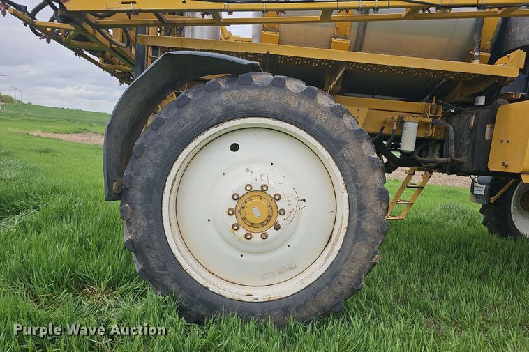 image for item DO7929 2005 RoGator 1074 sprayer