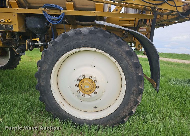 image for item DO7929 2005 RoGator 1074 sprayer