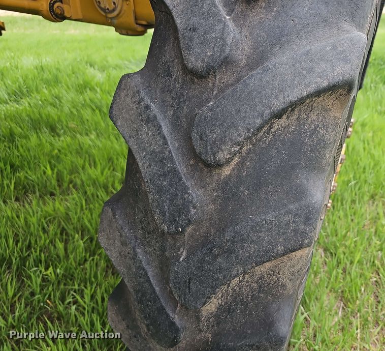 image for item DO7929 2005 RoGator 1074 sprayer