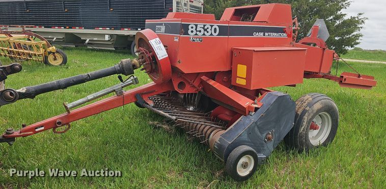 image for item DO7930 1988 Case IH 8530A12 small square baler