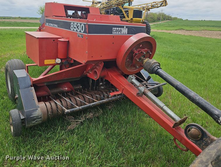 image for item DO7930 1988 Case IH 8530A12 small square baler