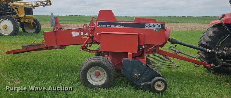 image for item DO7930 1988 Case IH 8530A12 small square baler