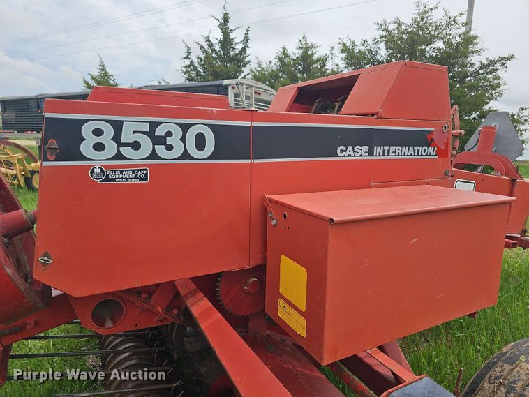 image for item DO7930 1988 Case IH 8530A12 small square baler